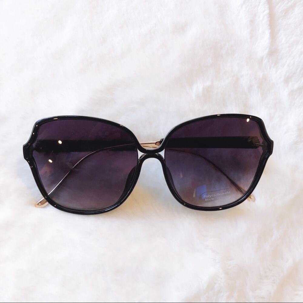 Charlotte Black Oversized Metal Round Sunglasses